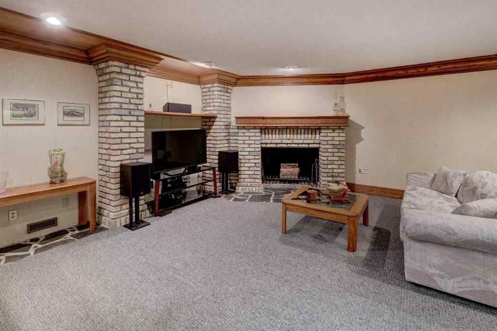 MLS® A2252648 - 76 Edgeland Road NW in Edgemont Calgary, Residential