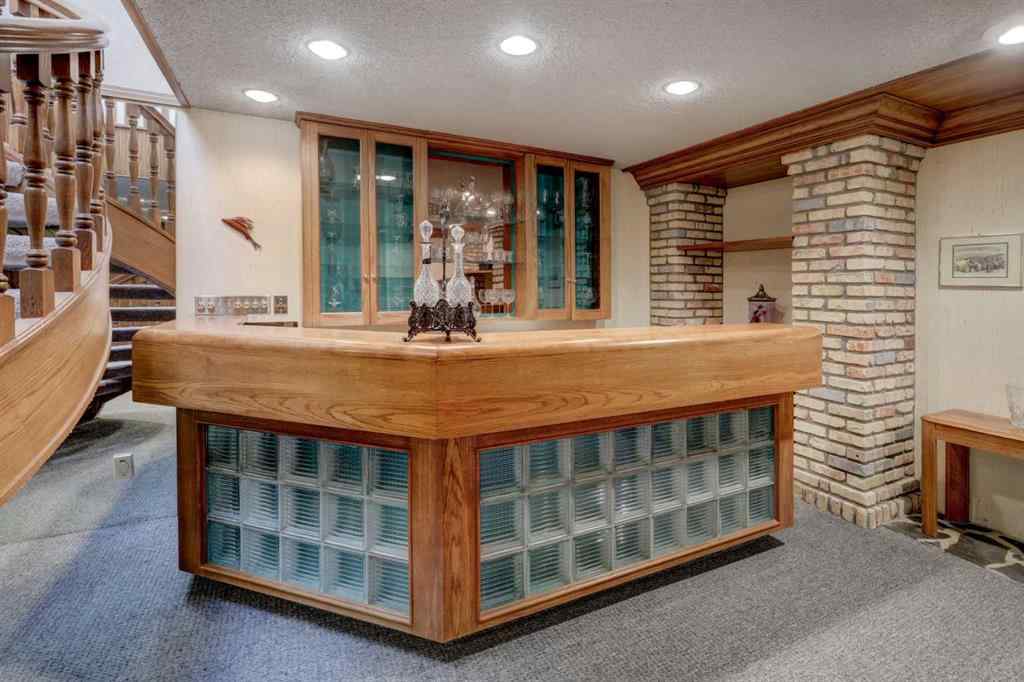 MLS® A2252648 - 76 Edgeland Road NW in Edgemont Calgary, Residential