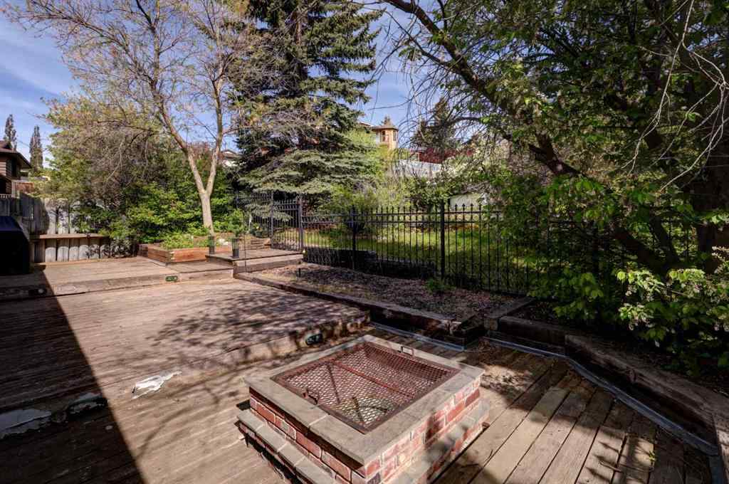 MLS® A2252648 - 76 Edgeland Road NW in Edgemont Calgary, Residential
