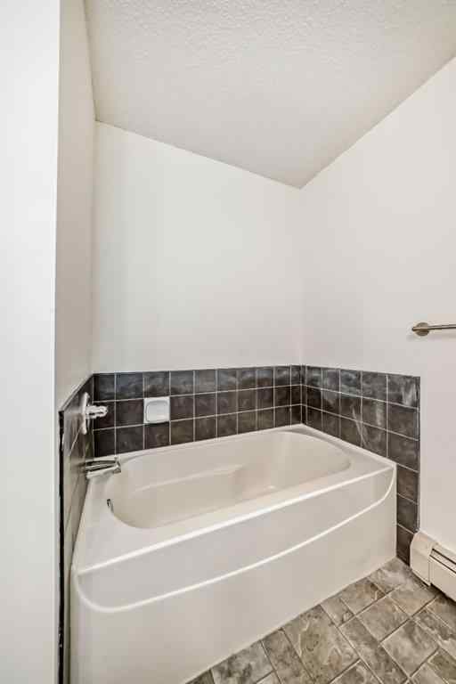 MLS® A2252655 - Unit #8 220 Village Terrace SW in Patterson Calgary, Residential