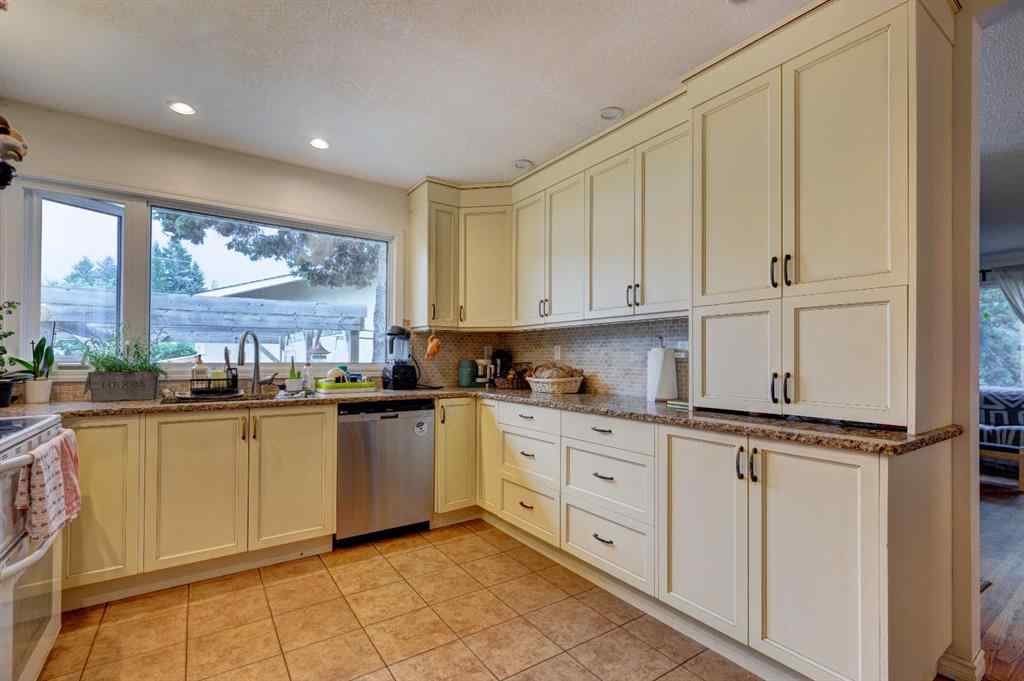 MLS® A2252662 - 3608 58 Avenue SW in Lakeview Calgary, Residential