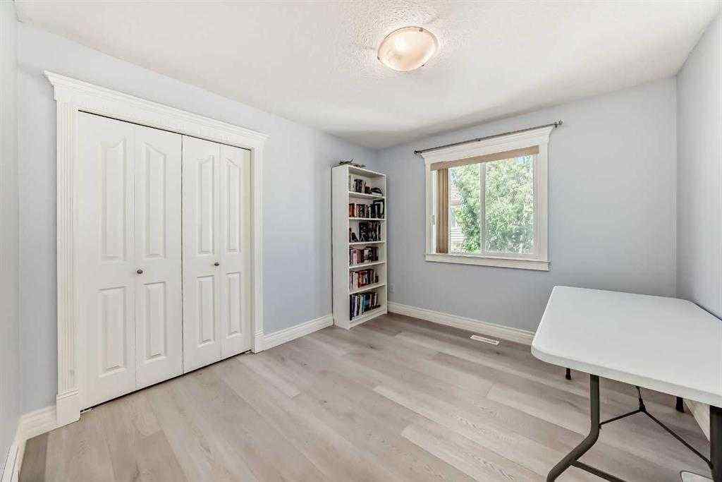 MLS® A2252694 - 73 Simcoe Close SW in Signal Hill Calgary, Residential