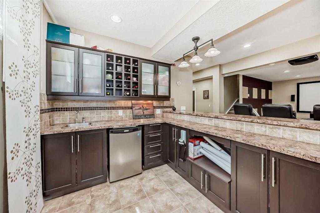 MLS® A2252694 - 73 Simcoe Close SW in Signal Hill Calgary, Residential