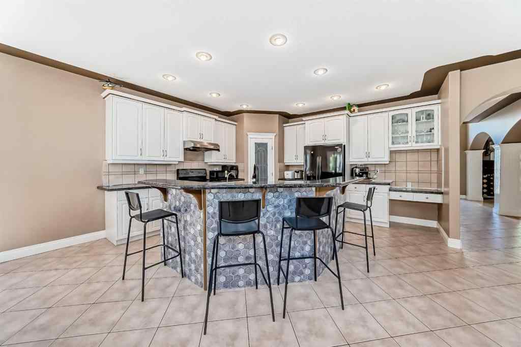MLS® A2252694 - 73 Simcoe Close SW in Signal Hill Calgary, Residential