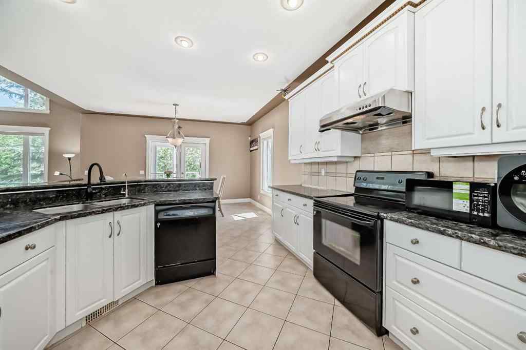 MLS® A2252694 - 73 Simcoe Close SW in Signal Hill Calgary, Residential