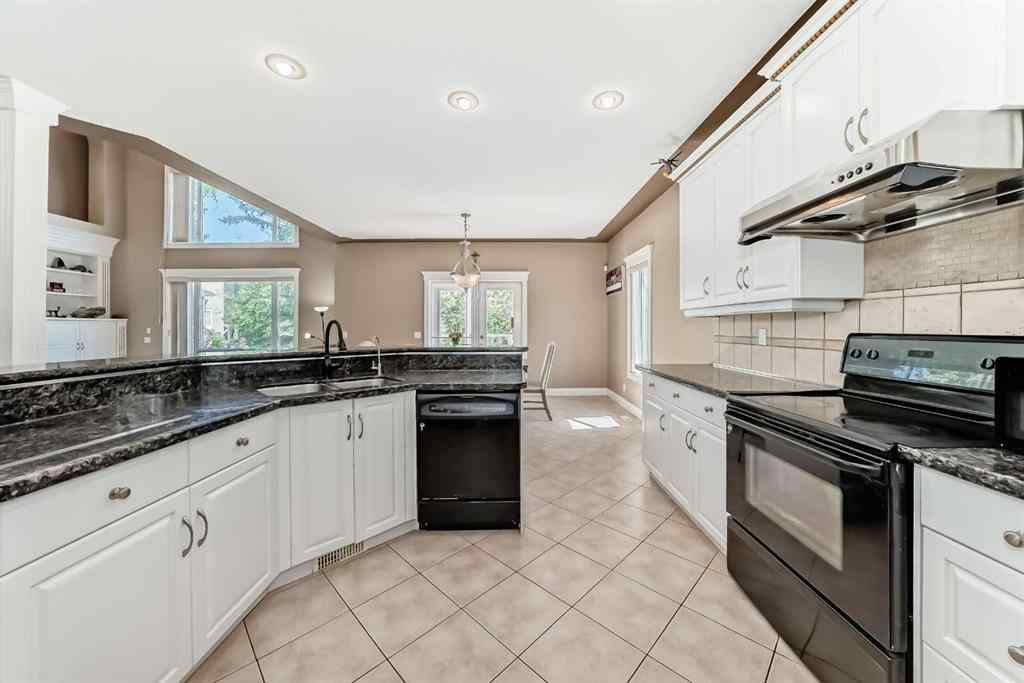 MLS® A2252694 - 73 Simcoe Close SW in Signal Hill Calgary, Residential