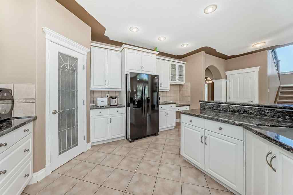 MLS® A2252694 - 73 Simcoe Close SW in Signal Hill Calgary, Residential