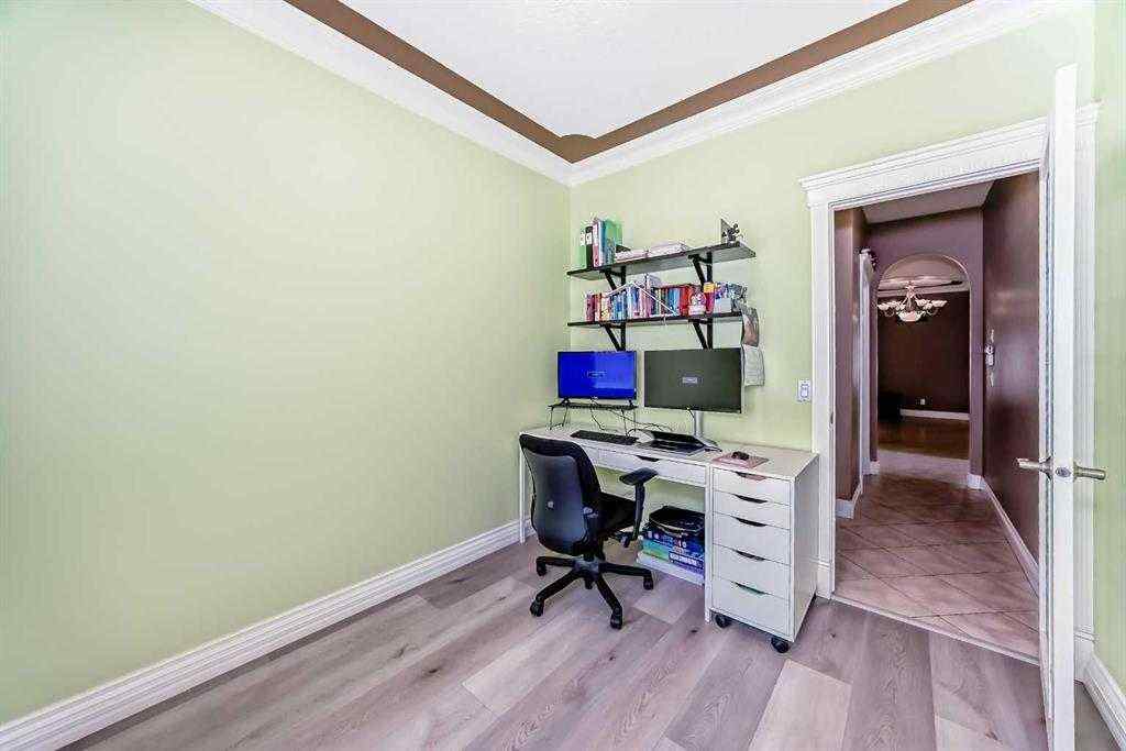 MLS® A2252694 - 73 Simcoe Close SW in Signal Hill Calgary, Residential