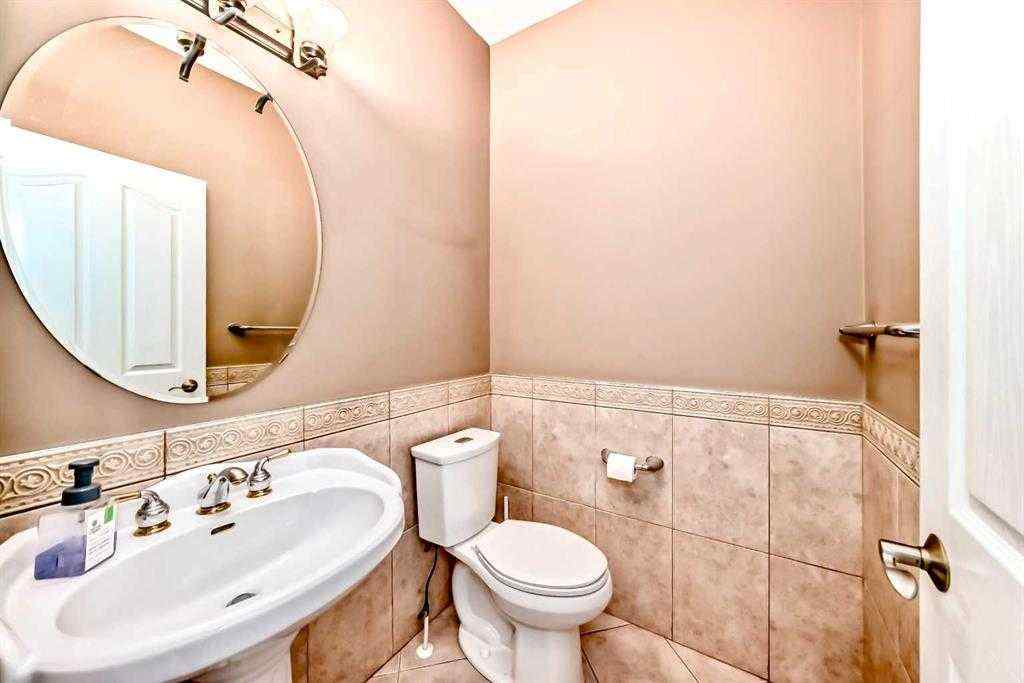 MLS® A2252694 - 73 Simcoe Close SW in Signal Hill Calgary, Residential