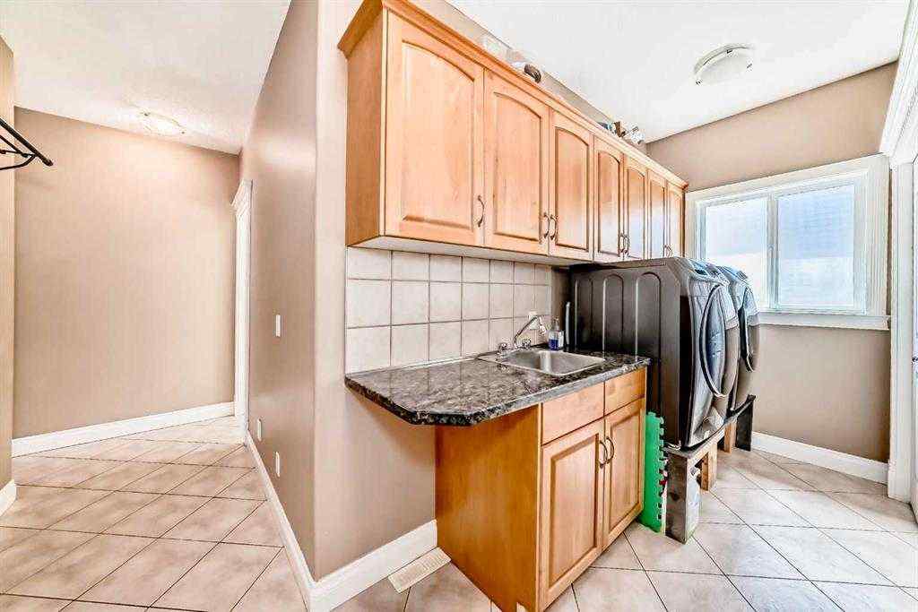 MLS® A2252694 - 73 Simcoe Close SW in Signal Hill Calgary, Residential