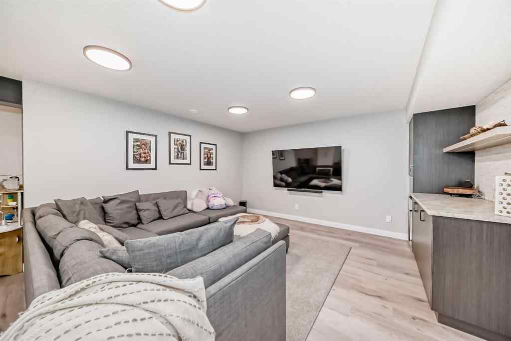 MLS® A2252704 - 100 Sundown Grove  in Sunset Ridge Cochrane, Residential