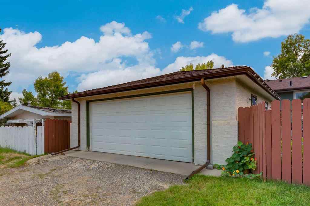 MLS® A2252712 - 48 Chancellor Way NW in Cambrian Heights Calgary, Residential
