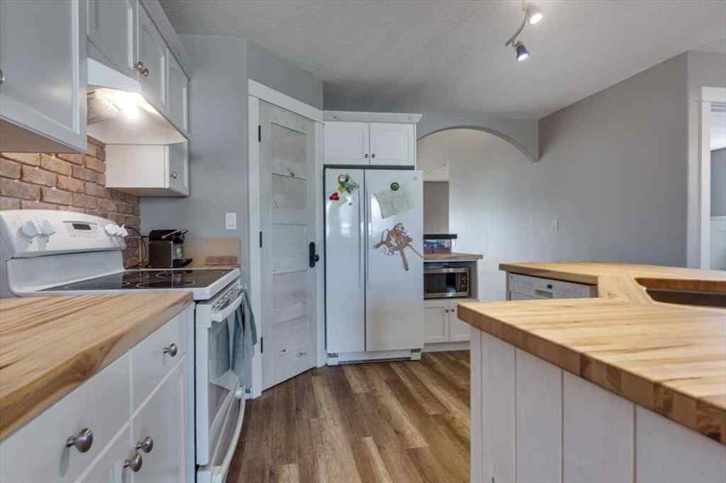 MLS® A2252724 - 20 Kendrew Drive  in Kentwood West Red Deer, Residential