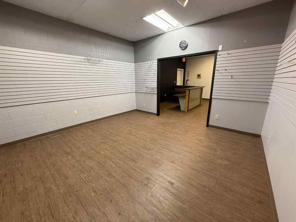 MLS® A2252732 - Unit #B 646 South Railway Street SE in River Flats Medicine Hat, Commercial