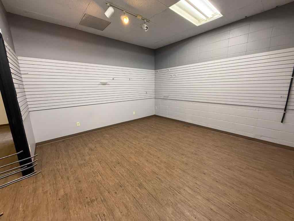 MLS® A2252732 - Unit #B 646 South Railway Street SE in River Flats Medicine Hat, Commercial