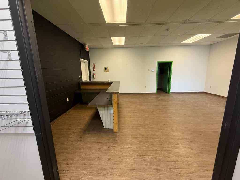 MLS® A2252732 - Unit #B 646 South Railway Street SE in River Flats Medicine Hat, Commercial