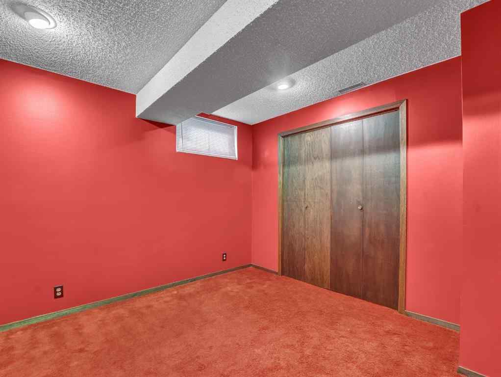 MLS® A2252734 - 38 Rossland Crescent SE in Ross Glen Medicine Hat, Residential