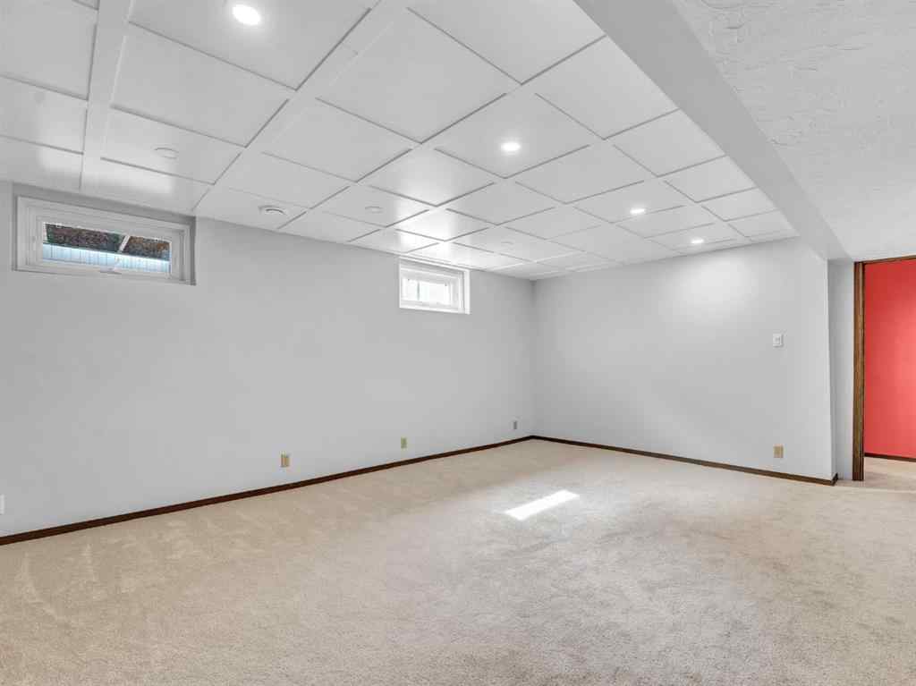 MLS® A2252734 - 38 Rossland Crescent SE in Ross Glen Medicine Hat, Residential