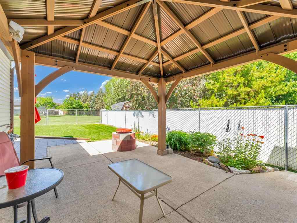 MLS® A2252734 - 38 Rossland Crescent SE in Ross Glen Medicine Hat, Residential