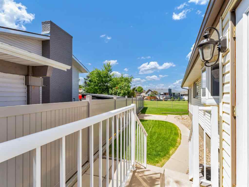 MLS® A2252734 - 38 Rossland Crescent SE in Ross Glen Medicine Hat, Residential
