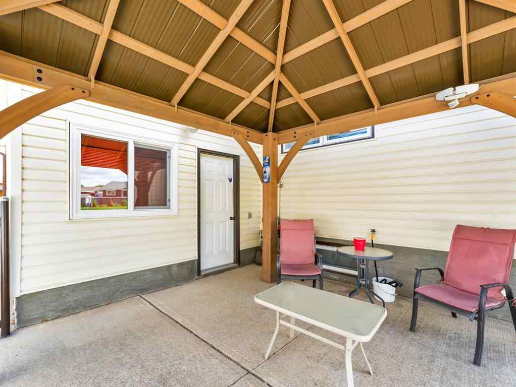 MLS® A2252734 - 38 Rossland Crescent SE in Ross Glen Medicine Hat, Residential