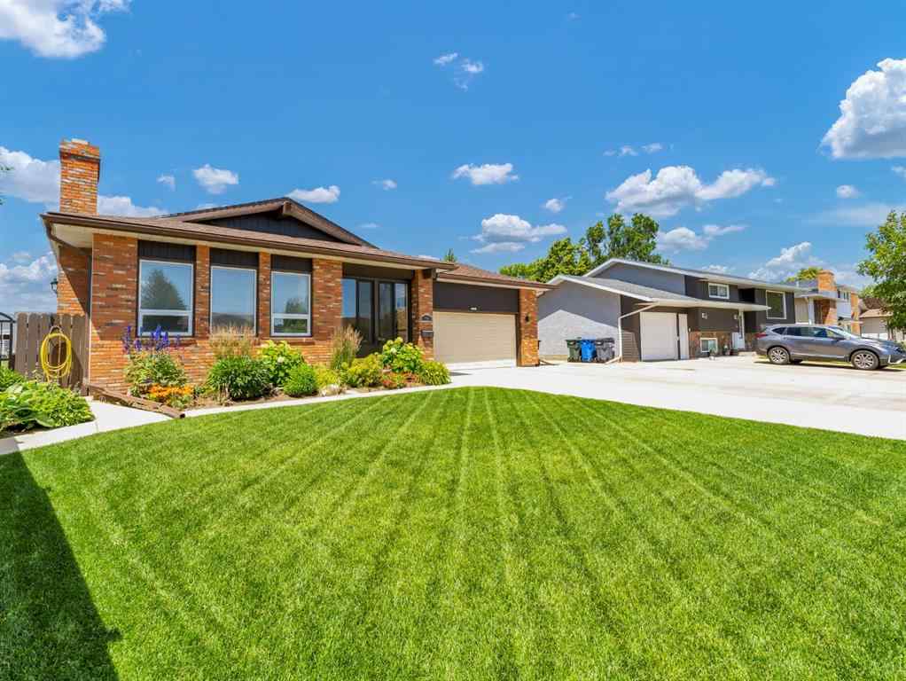 MLS® A2252734 - 38 Rossland Crescent SE in Ross Glen Medicine Hat, Residential