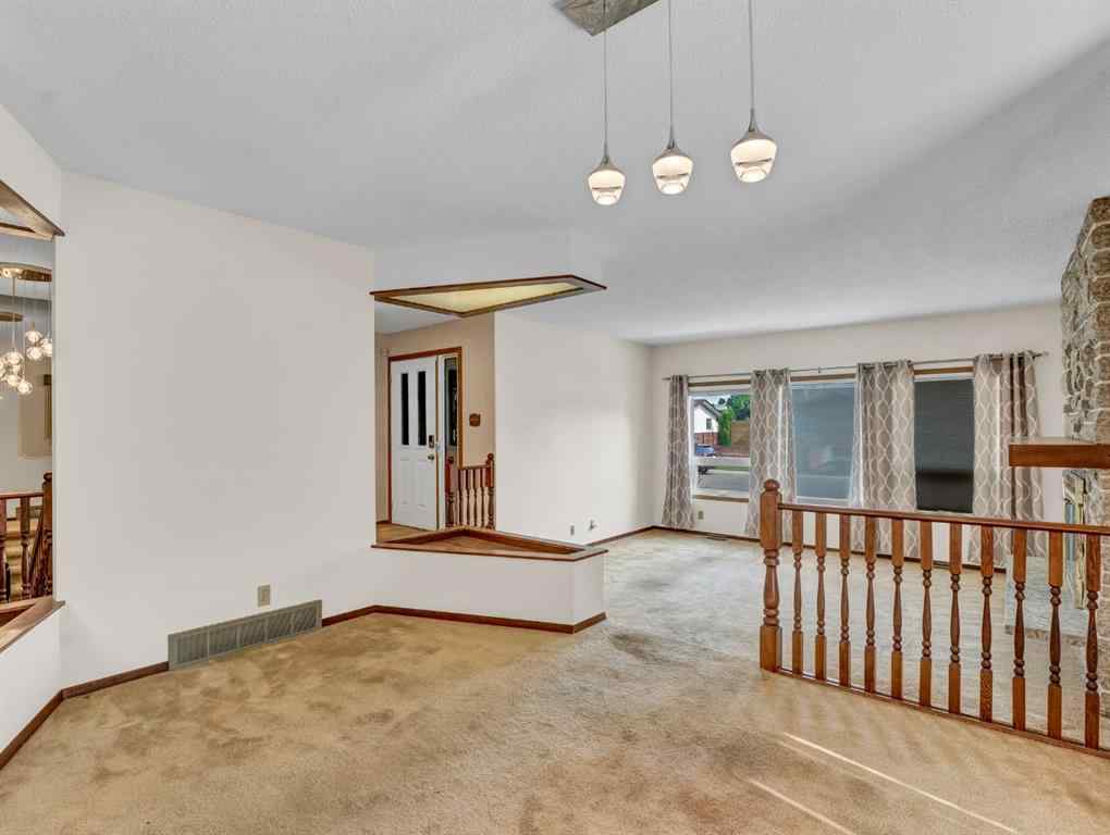 MLS® A2252734 - 38 Rossland Crescent SE in Ross Glen Medicine Hat, Residential