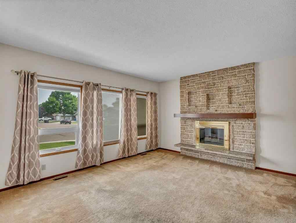 MLS® A2252734 - 38 Rossland Crescent SE in Ross Glen Medicine Hat, Residential