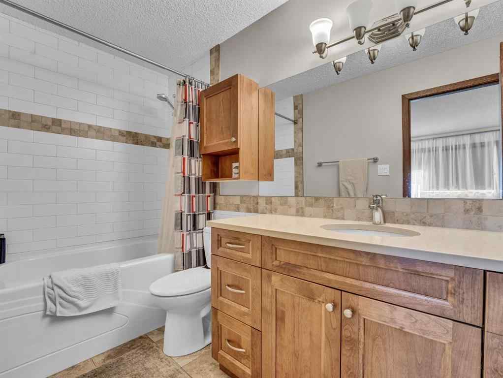 MLS® A2252734 - 38 Rossland Crescent SE in Ross Glen Medicine Hat, Residential