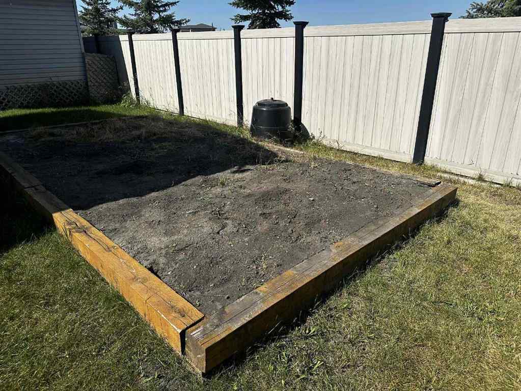 MLS® A2252747 - 46 McKay Place  in Mckay Ranch Blackfalds, Mobile
