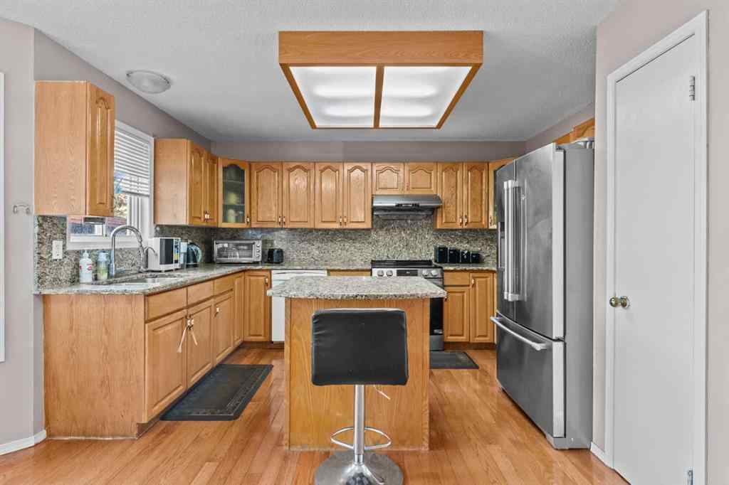 MLS® A2252768 - 7140 California Boulevard NE in Monterey Park Calgary, Residential