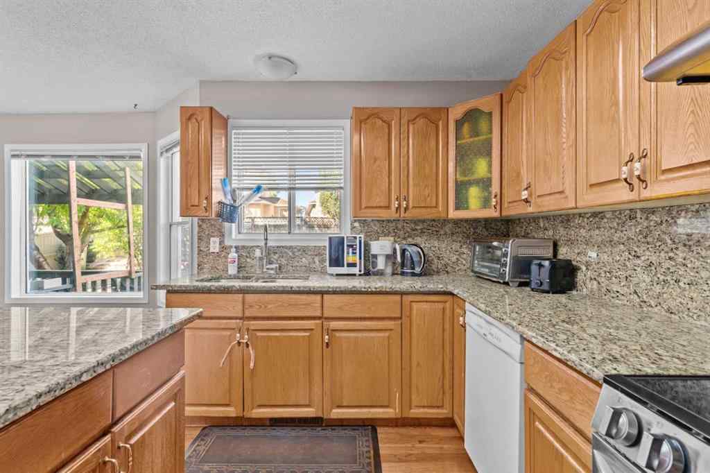 MLS® A2252768 - 7140 California Boulevard NE in Monterey Park Calgary, Residential
