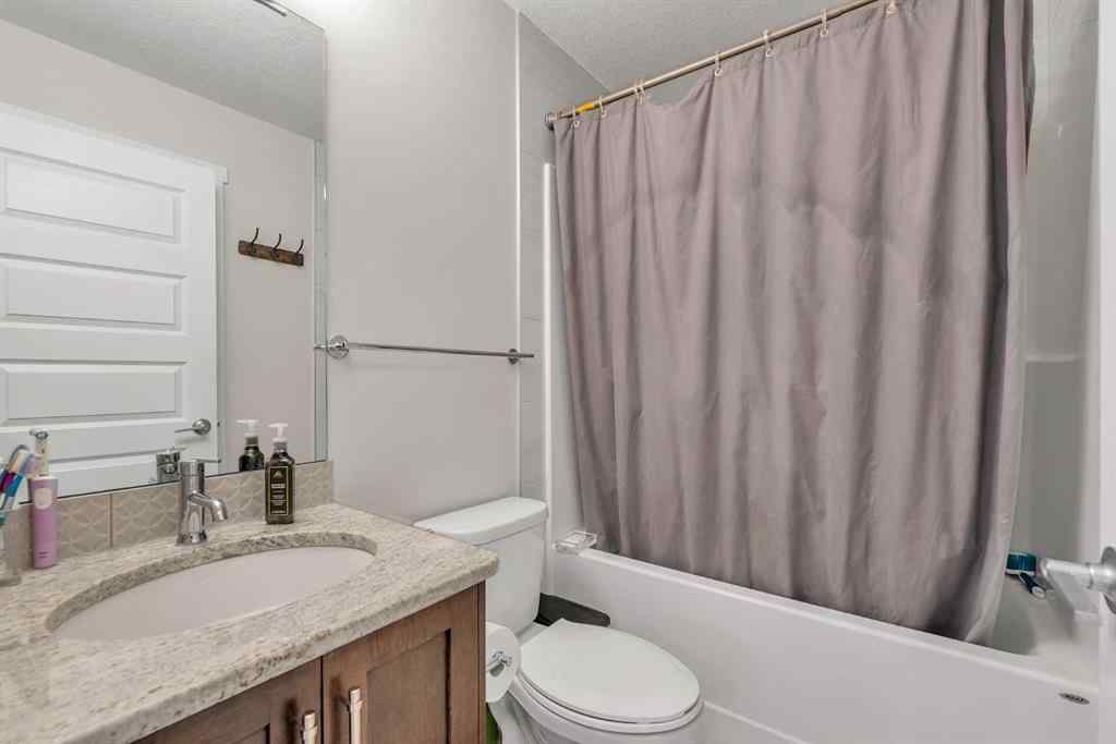 MLS® A2252782 - 7672 80 Avenue NE in Saddle Ridge Calgary, Residential