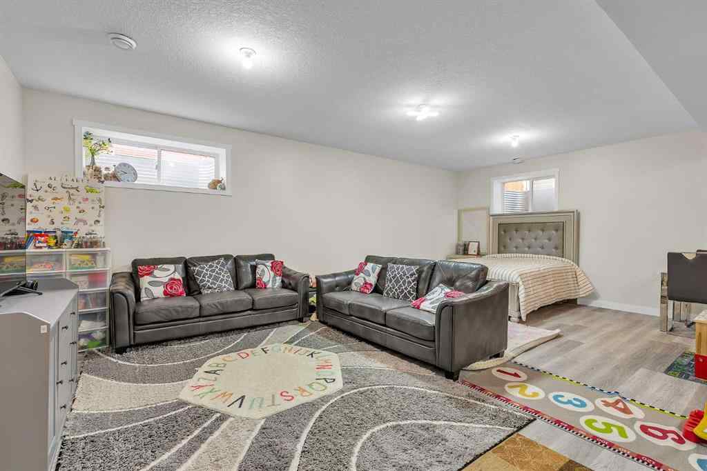 MLS® A2252782 - 7672 80 Avenue NE in Saddle Ridge Calgary, Residential