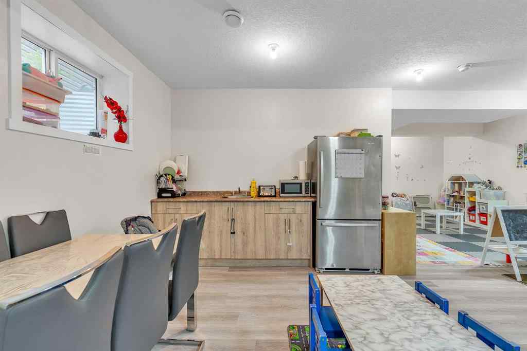 MLS® A2252782 - 7672 80 Avenue NE in Saddle Ridge Calgary, Residential