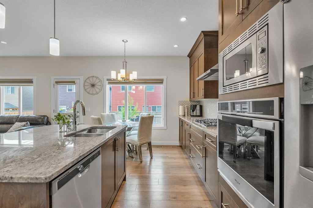MLS® A2252782 - 7672 80 Avenue NE in Saddle Ridge Calgary, Residential