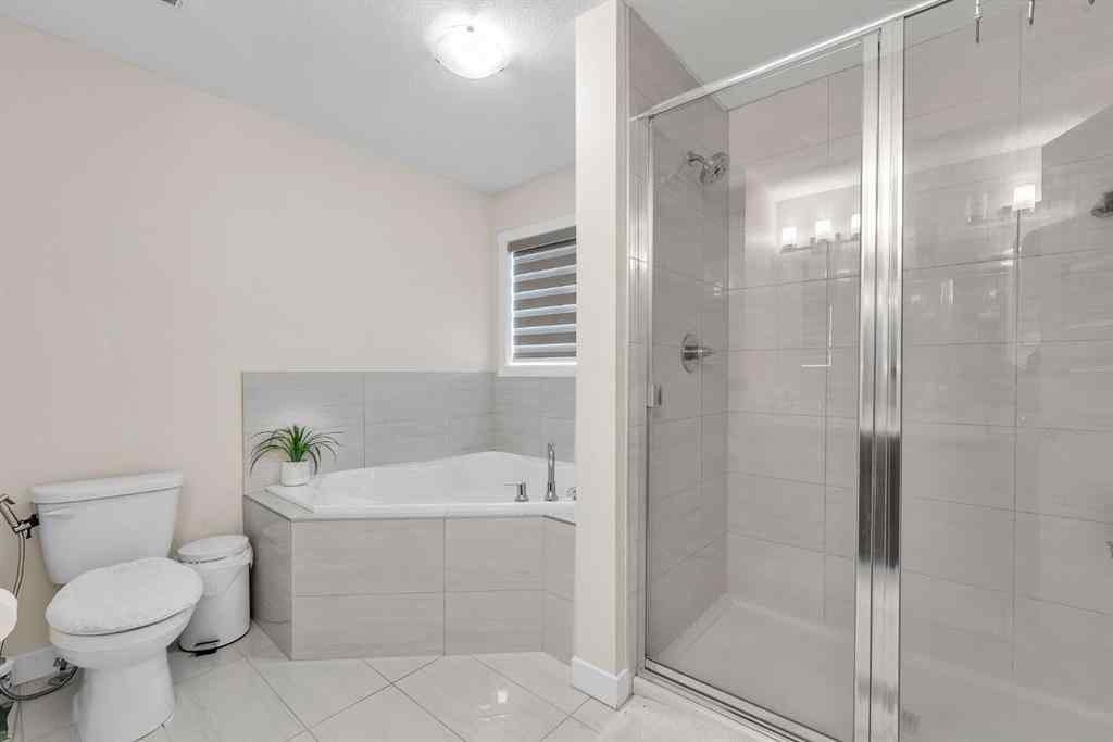 MLS® A2252782 - 7672 80 Avenue NE in Saddle Ridge Calgary, Residential