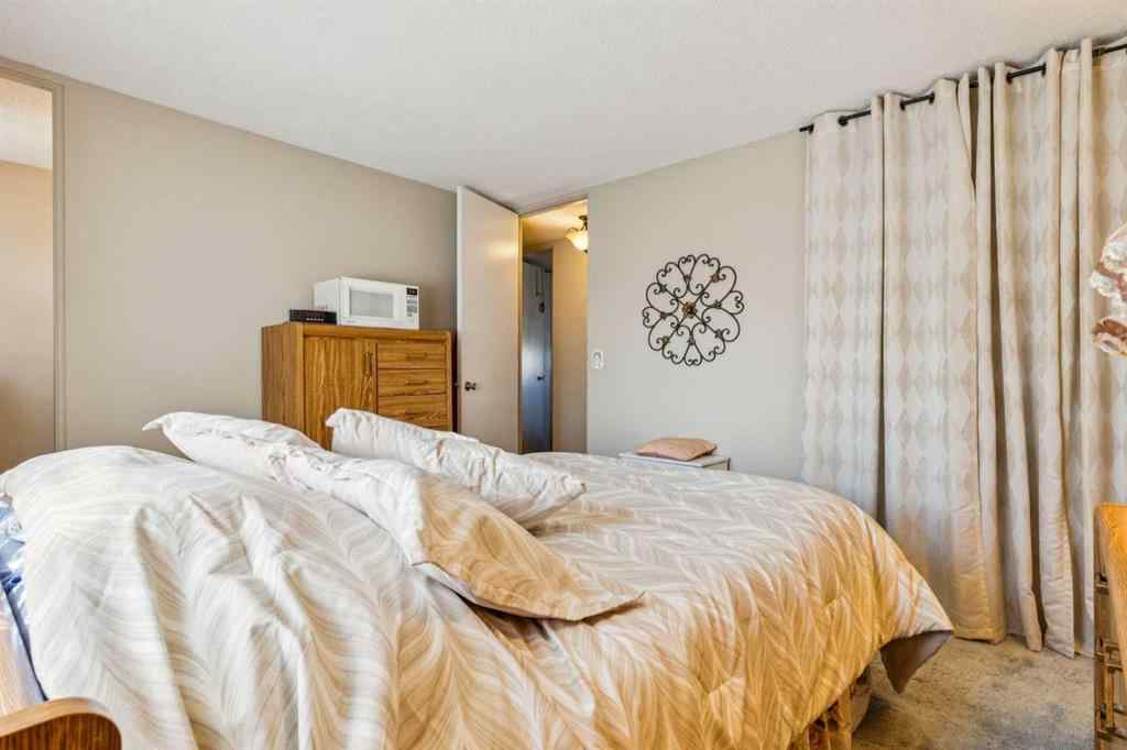 MLS® A2252801 - 483 Cedarpark Drive SW in Cedarbrae Calgary, Residential