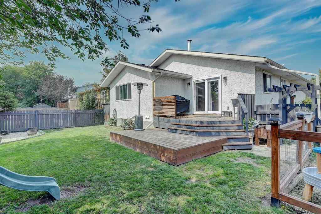 MLS® A2252803 - 9717 73 Avenue  in South Patterson Place Grande Prairie, Residential