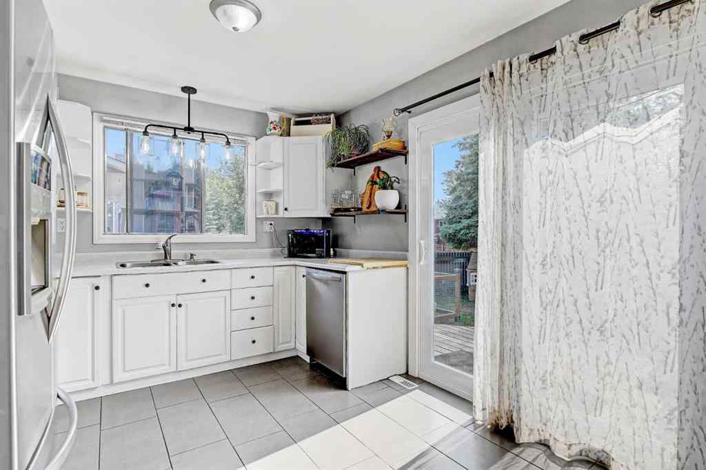 MLS® A2252803 - 9717 73 Avenue  in South Patterson Place Grande Prairie, Residential