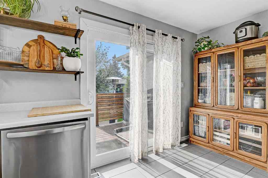 MLS® A2252803 - 9717 73 Avenue  in South Patterson Place Grande Prairie, Residential