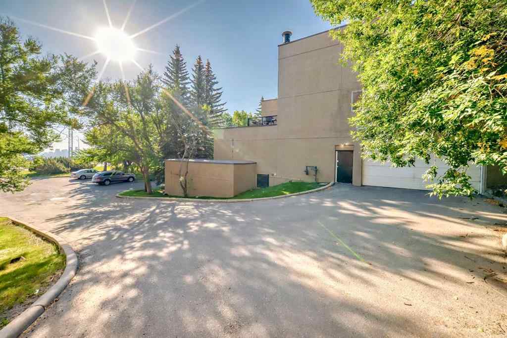MLS® A2252807 - Unit #10 305 Village Mews SW in Patterson Calgary, Residential