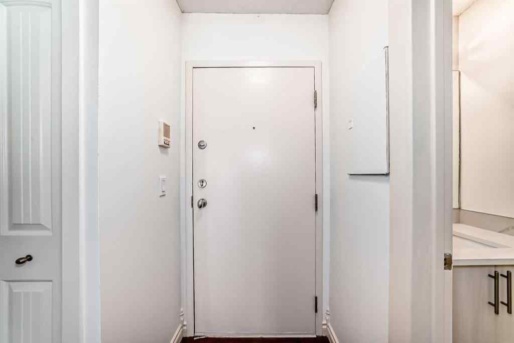 MLS® A2252807 - Unit #10 305 Village Mews SW in Patterson Calgary, Residential