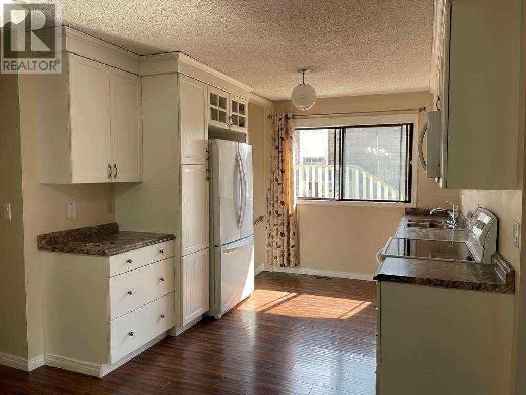 MLS® A2252815 - 10825 91 Street  in Lower West Peace Peace River, Residential
