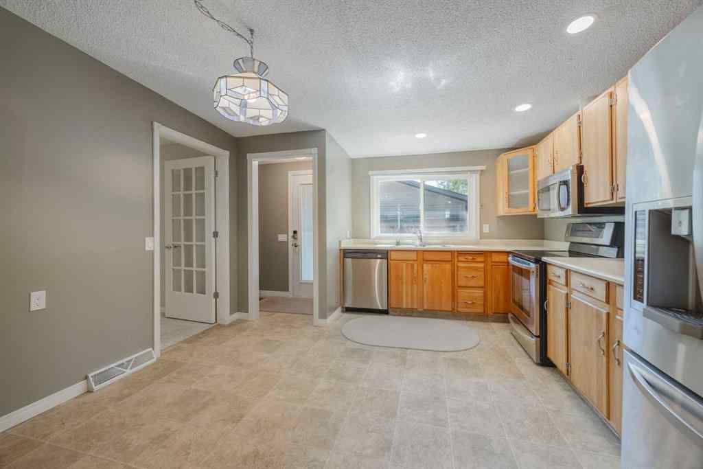MLS® A2252830 - 840 Cannell Road SW in Canyon Meadows Calgary, Residential