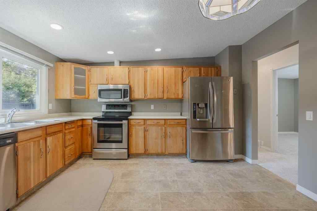 MLS® A2252830 - 840 Cannell Road SW in Canyon Meadows Calgary, Residential