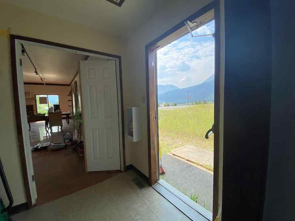 MLS® A2252858 - 2138 213 Street  in NONE Bellevue, Commercial