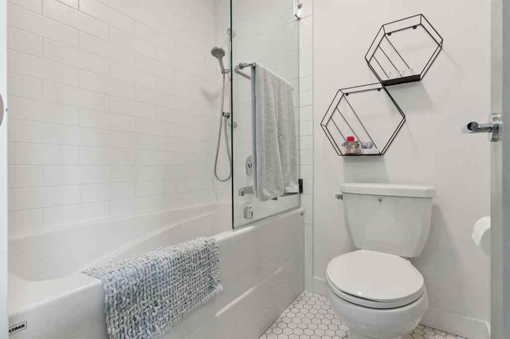 MLS® A2252867 - 12215 Lake Erie Way SE in Lake Bonavista Calgary, Residential