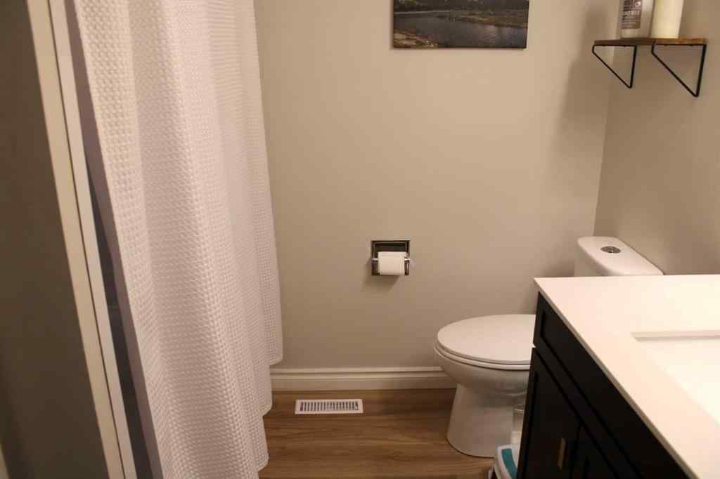 MLS® A2252882 - 5211 37 Street  in Southridge Lloydminster, Residential