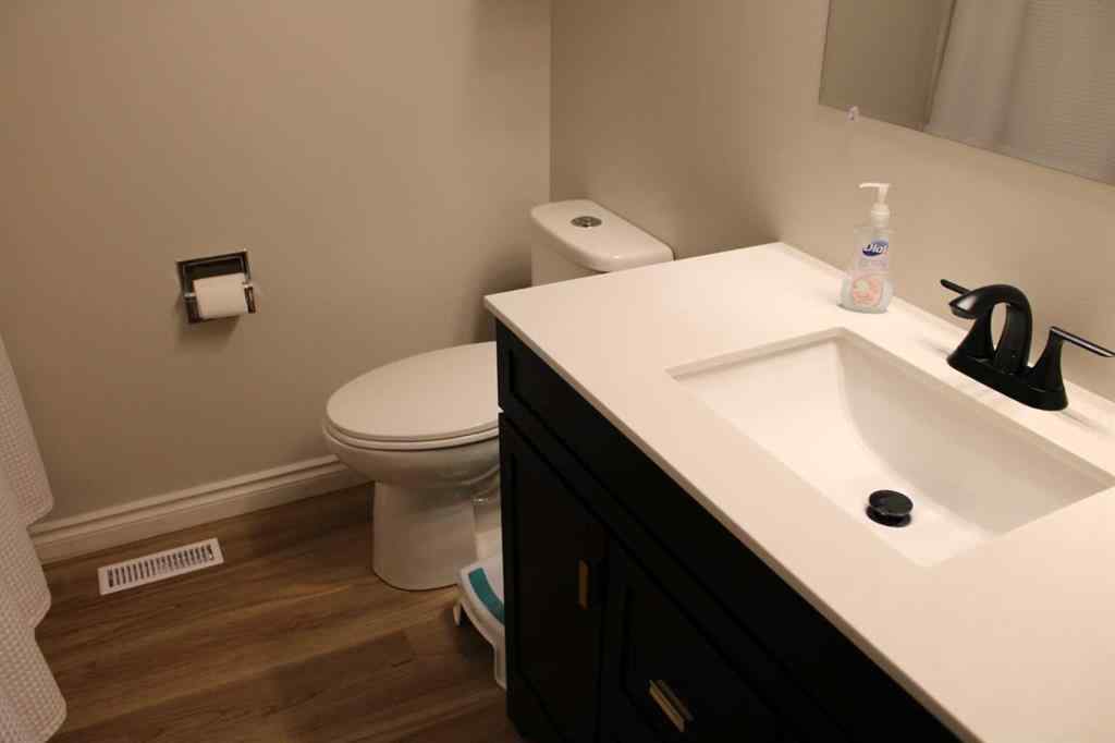 MLS® A2252882 - 5211 37 Street  in Southridge Lloydminster, Residential